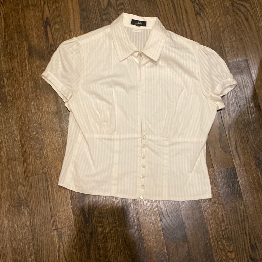 Short sleeve button down